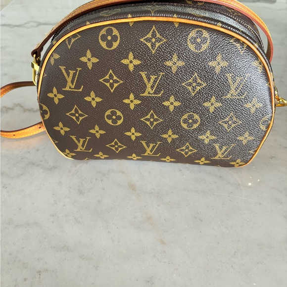 Louis Vuitton Bloise Monogram - Picture 4 of 15